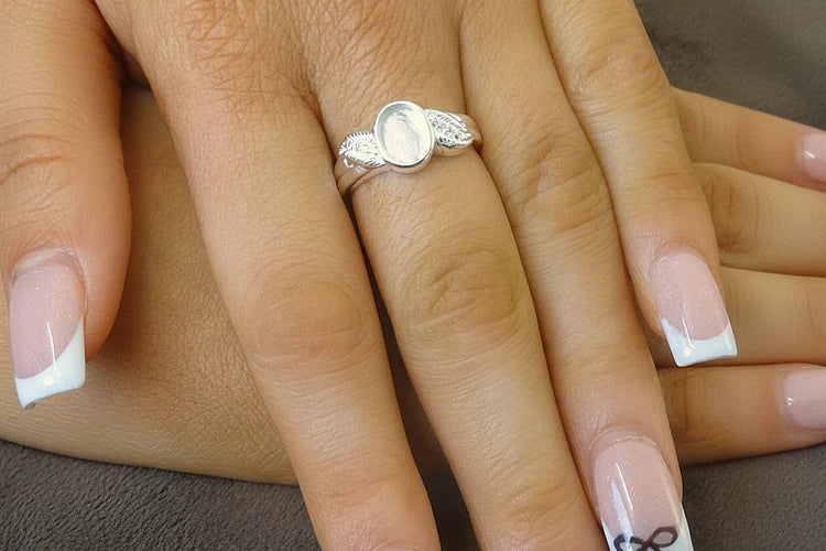 Feather Ring with Centre Stone & Inclusion Kit