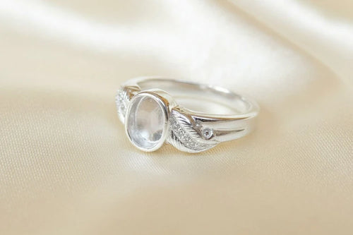Feather Ring with Centre Stone & Inclusion Kit