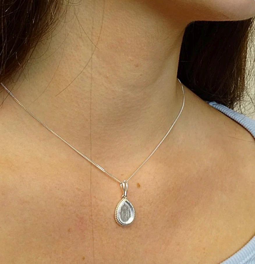 Sterling Silver Teardrop Pendant – Rope Edge Memorial Ashes Necklace (18 Inch Chain)