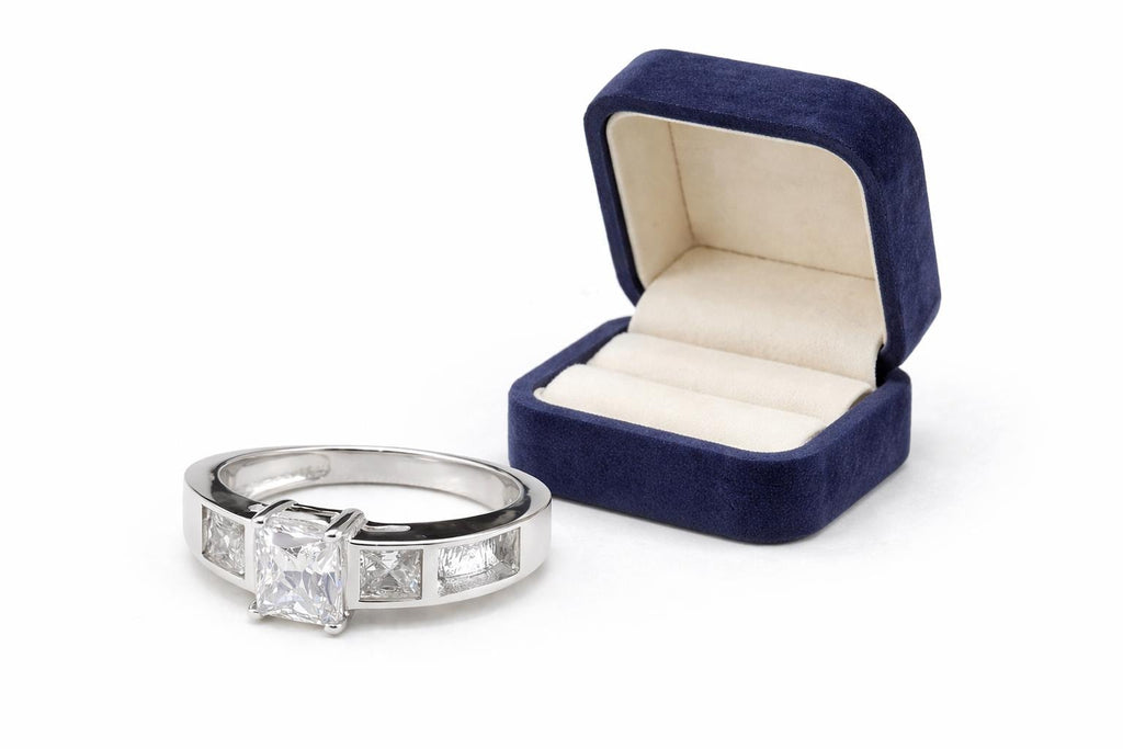 Custom Memorial Ring – Sterling Silver Cushion Cut Stone for Ashes (Keepsake Jewelry)